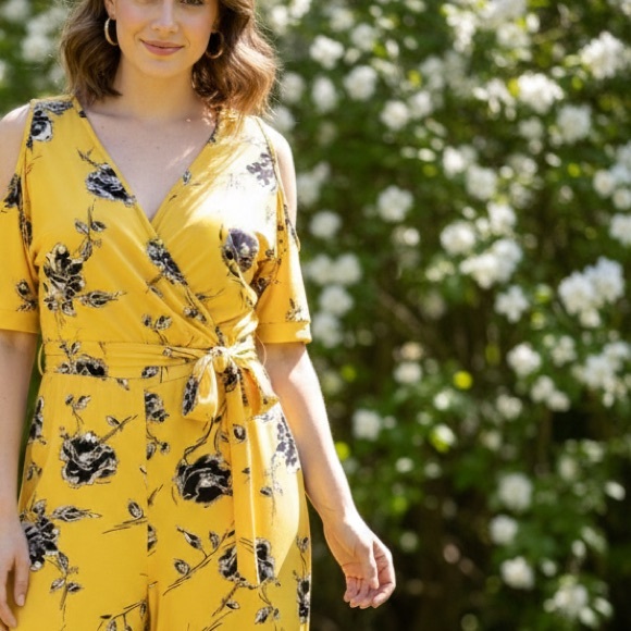 Beechers Brook Pants - Short Sleeve Cold Shoulder Floral Yellow Jumpsuit Summer Romper size XL